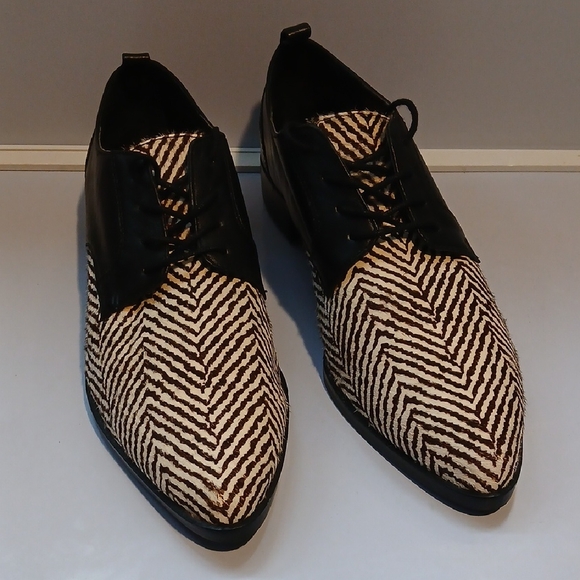 Joe's Salvador Strut oxford flat in black leather and a zebra-print calf 8 - Picture 1 of 6